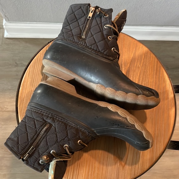 Size 9 Sperry boots for sale - Picture 3 of 4